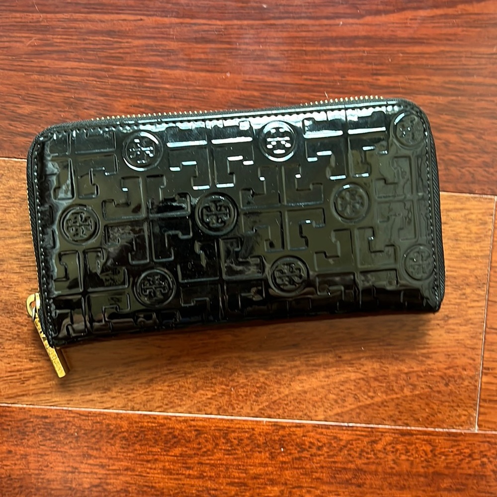 Tory Burch wallet